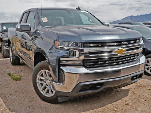 Used 2020 Chevrolet Silverado 1500 LT w/ Trailering Package image 1