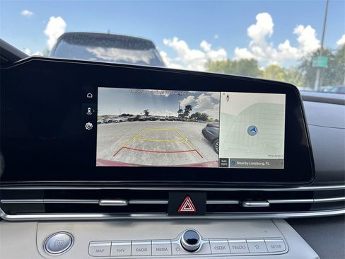 New 2025 Hyundai Elantra Limited image 7