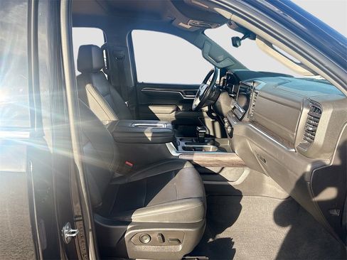 Used 2022 Chevrolet Silverado 1500 LTZ w/ Technology Package image 29