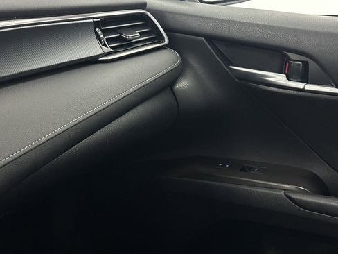 Used 2023 Toyota Camry SE image 29