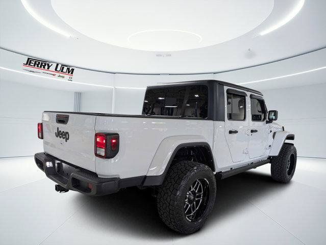 Certified 2022 Jeep Gladiator Sport AWD/4WD image 3