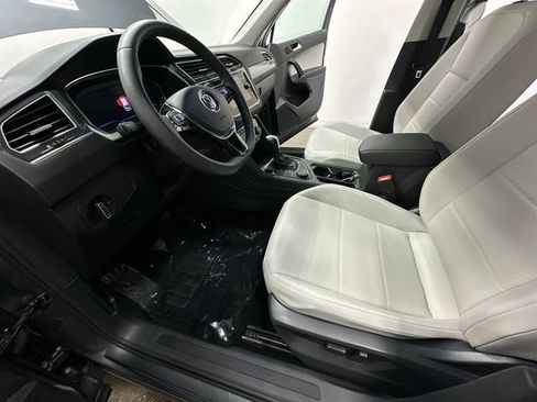 Used 2020 Volkswagen Tiguan SEL image 18