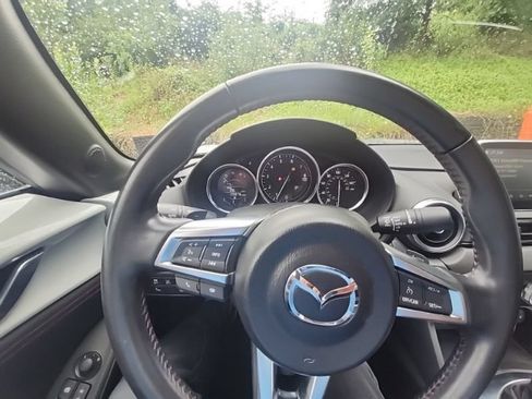 Used 2016 MAZDA MX-5 Miata Grand Touring RWD image 9