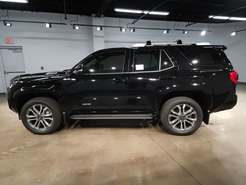 New 2026 Toyota 4Runner Limited AWD/4WD image 4
