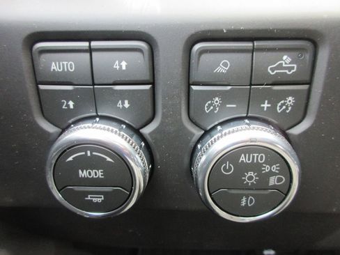 New 2026 GMC Sierra 1500 AT4 AWD/4WD image 17