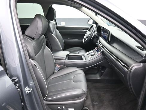 Certified 2025 Hyundai Palisade Limited image 30