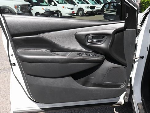 Used 2023 Nissan Murano SV w/ SV Midnight Edition Package image 16