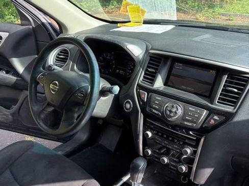 Used 2013 Nissan Pathfinder SV image 23