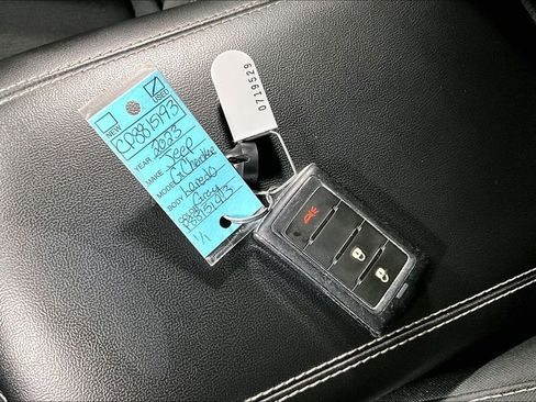 Used 2023 Jeep Grand Cherokee L Laredo image 13