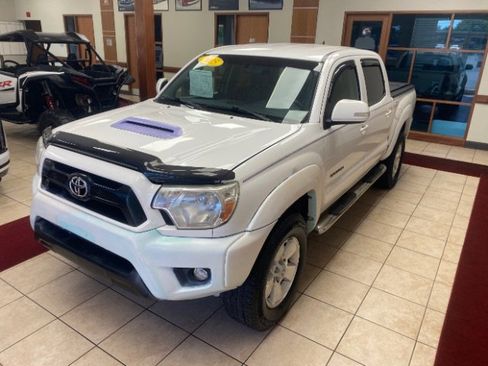 Used 2015 Toyota Tacoma 4x4 Double Cab w/ TRD Sport Package image 1