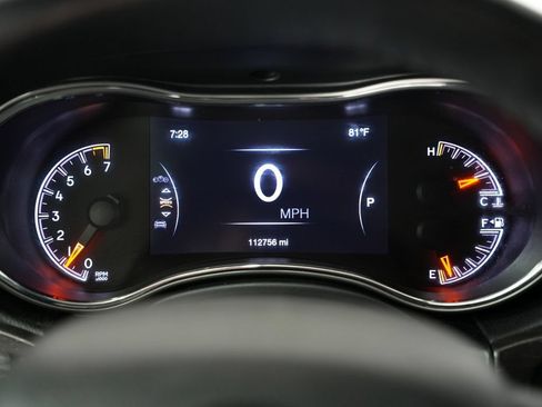 Used 2018 Jeep Grand Cherokee Altitude AWD/4WD image 14