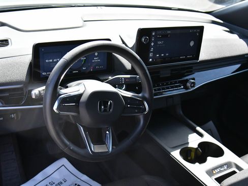 Used 2024 Honda Prologue EX image 16