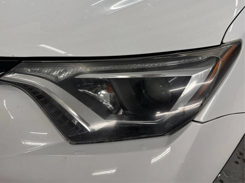 Used 2018 Toyota RAV4 XLE w/ Plus Extra Value Package FWD image 32