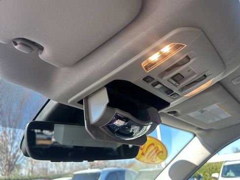 Used 2024 Toyota Highlander XLE image 31