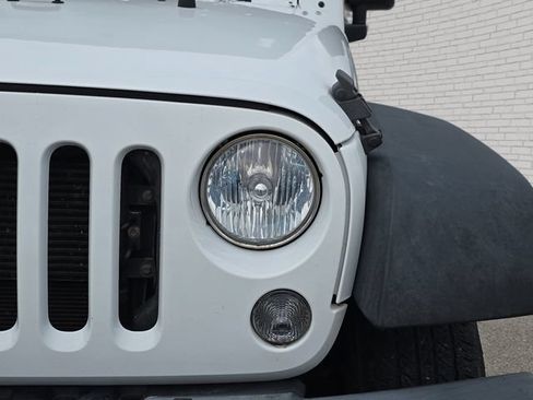 Used 2018 Jeep Wrangler Sport AWD/4WD image 28