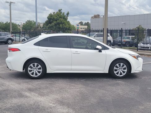 Certified 2025 Toyota Corolla LE image 8