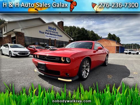 Used 2022 Dodge Challenger GT RWD image 1