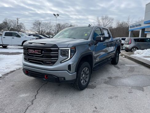 Used 2025 GMC Sierra 1500 AT4 w/ AT4 Premium Package image 3