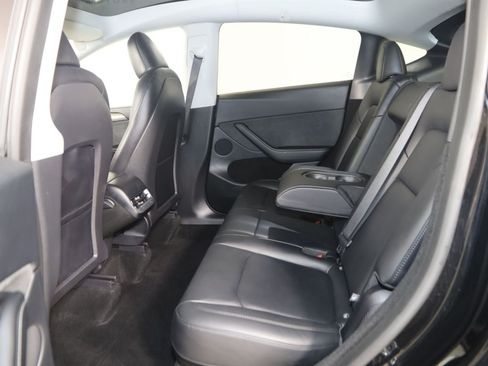 Used 2024 Tesla Model Y Long Range AWD/4WD image 48