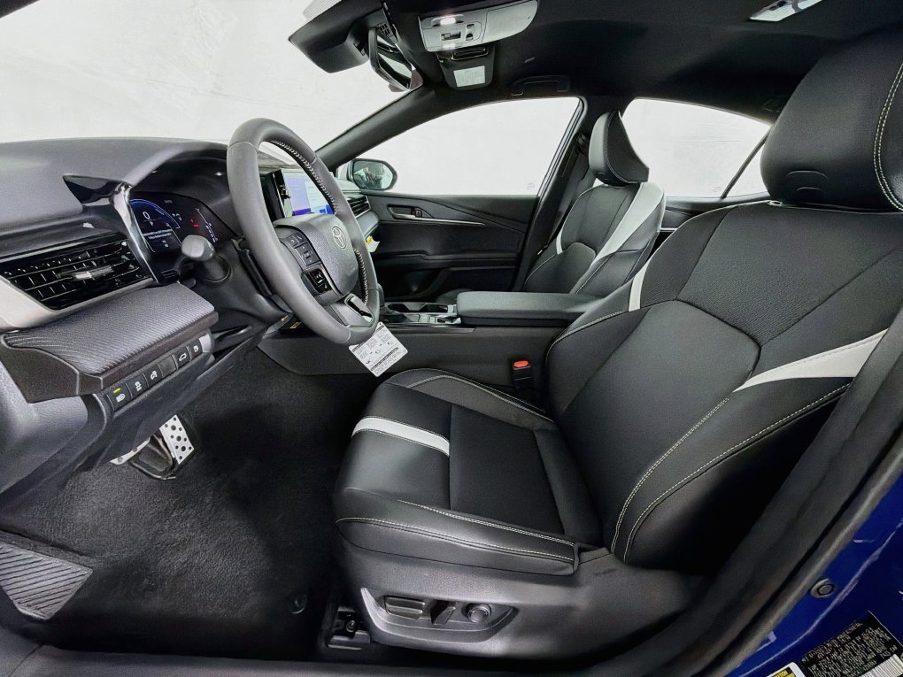 New 2026 Toyota Camry SE w/ Multimedia Upgrade Package FWD image 11