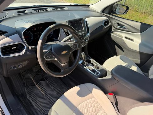 Used 2020 Chevrolet Equinox LS FWD image 12