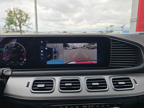 Used 2025 Mercedes-Benz GLE 53 AMG 4MATIC image 29