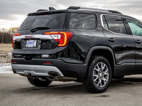 Used 2023 GMC Acadia SLT image 15