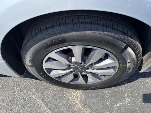 Used 2023 Chrysler Pacifica Touring-L FWD image 8