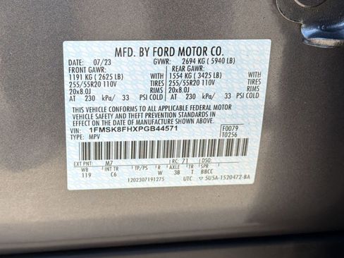 Used 2023 Ford Explorer Limited AWD/4WD image 19
