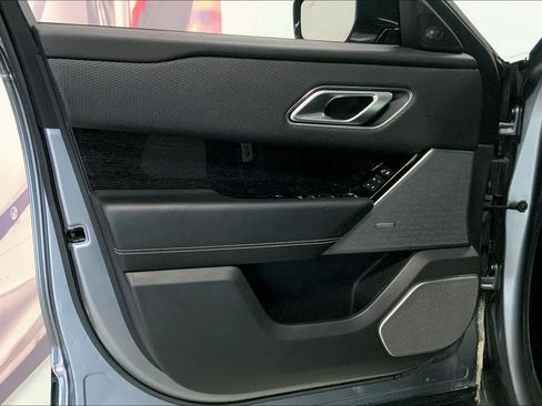 Used 2020 Land Rover Range Rover Velar R-Dynamic S image 25