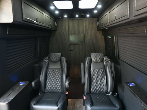Used 2025 Mercedes-Benz Sprinter 3500 image 19