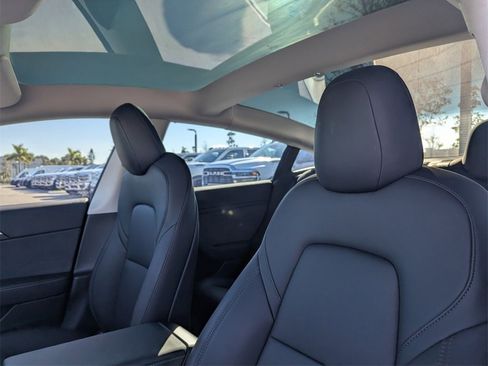 Used 2022 Tesla Model 3 Standard Range image 21