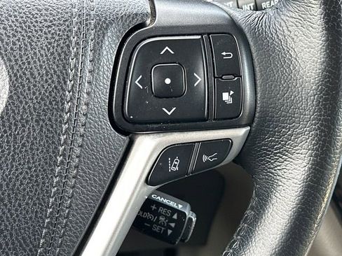 Used 2019 Toyota Sienna XLE w/ XLE Navigation Package FWD image 19