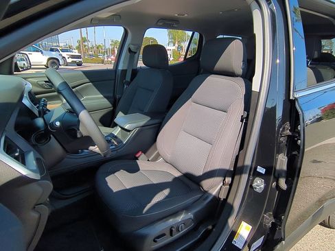 Used 2022 GMC Acadia SLE w/ Driver Convenience Package image 18