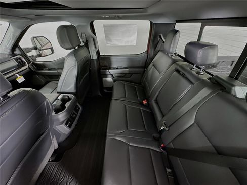 New 2026 Ford F250 Lariat w/ Black Appearance Package image 20