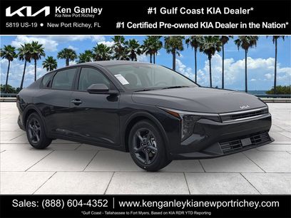 New 2025 Kia K4 LXS