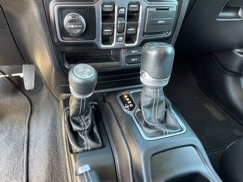 Used 2021 Jeep Wrangler Unlimited Sahara image 16