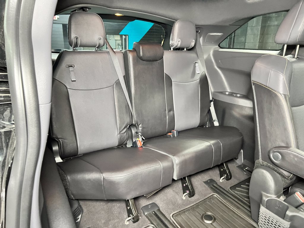 Used 2024 Toyota Sienna XLE Woodland Edition AWD/4WD image 23