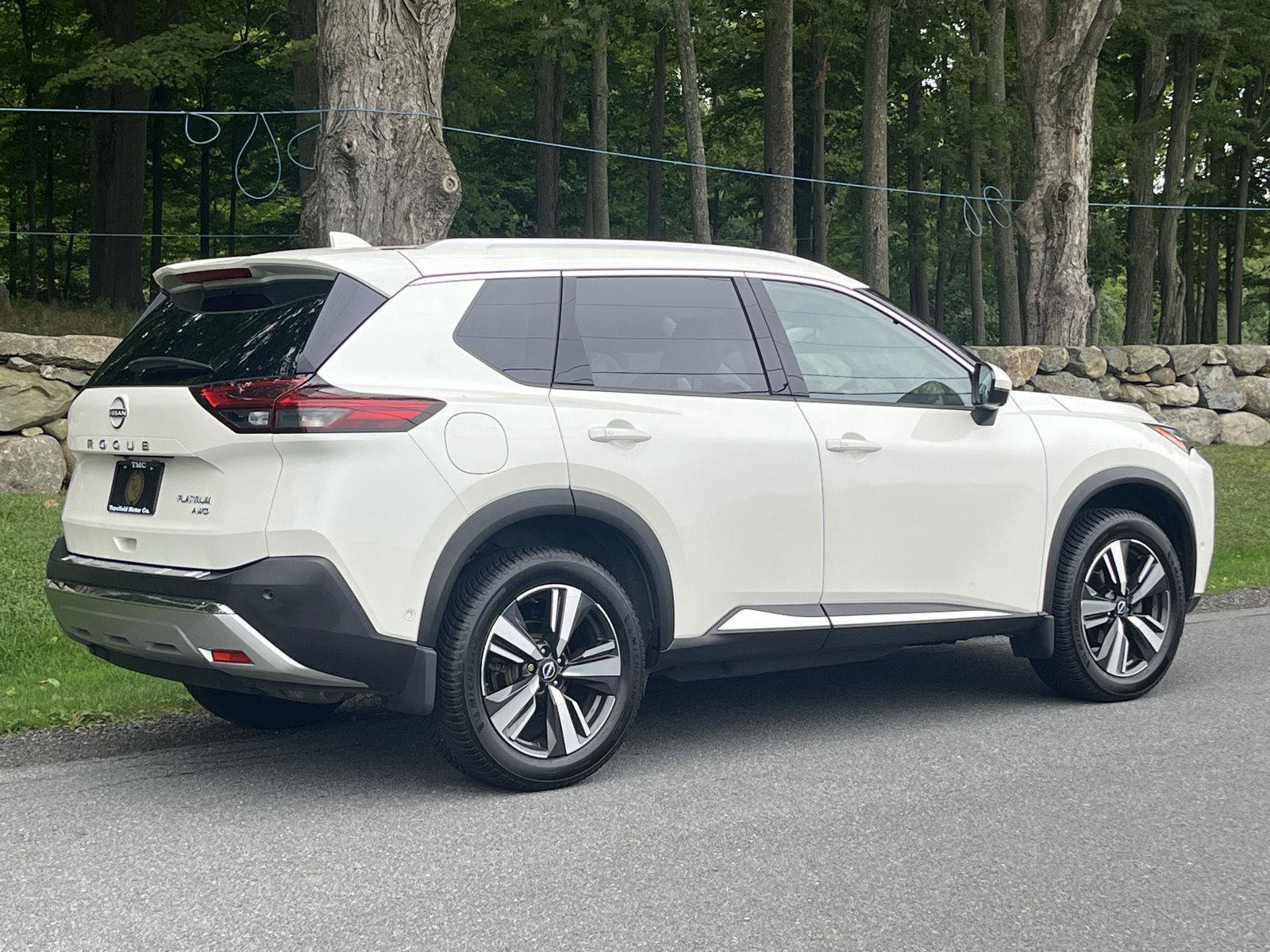 Used 2022 Nissan Rogue Platinum w/ Head-Up Display Package AWD/4WD image 35
