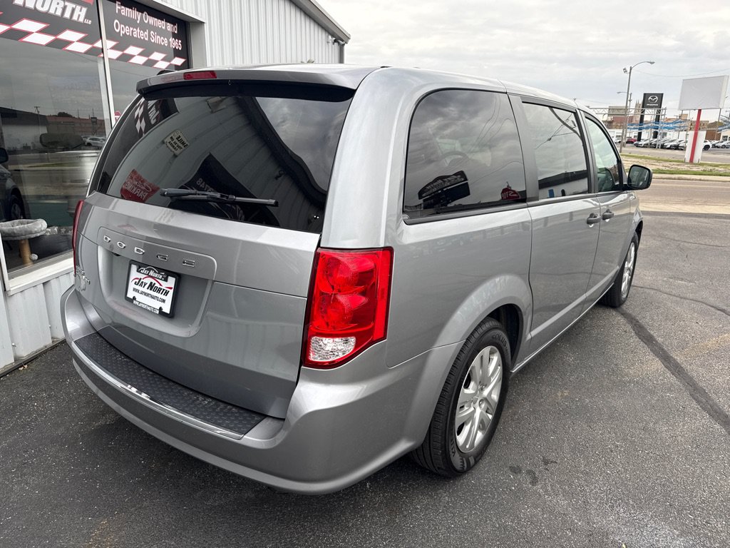 Used 2020 Dodge Grand Caravan SE FWD image 5