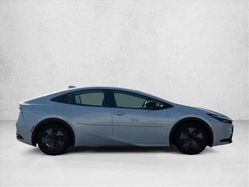 Certified 2024 Toyota Prius Prime SE image 4