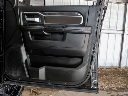 Used 2024 RAM 2500 Big Horn AWD/4WD image 44