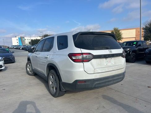 Used 2023 Honda Pilot LX image 4