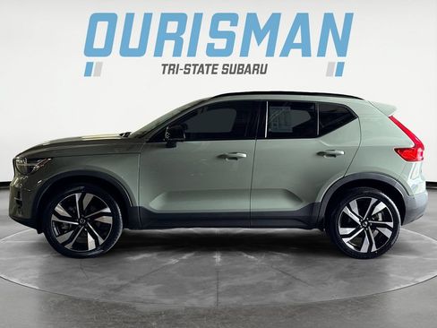 Used 2023 Volvo XC40 B5 Plus w/ Climate Package AWD/4WD image 3