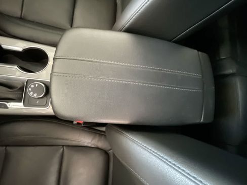 Used 2019 Chevrolet Blazer LT w/ LPO, 'HIT The Road' Package AWD/4WD image 21