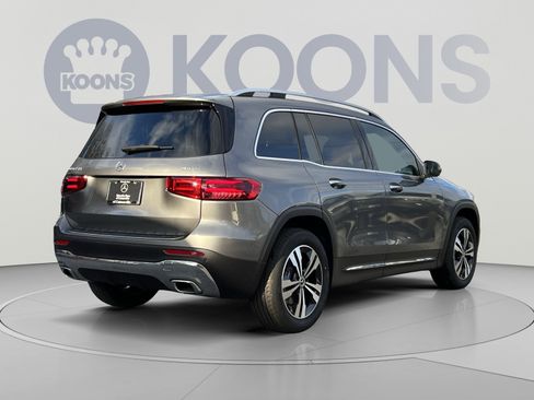 Used 2026 Mercedes-Benz GLB 250 4MATIC image 5