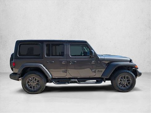 Used 2024 Jeep Wrangler Unlimited Sport AWD/4WD image 5