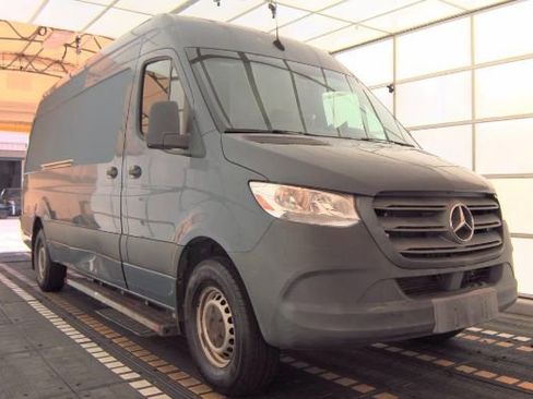 Used 2019 Mercedes-Benz Sprinter 170 image 3