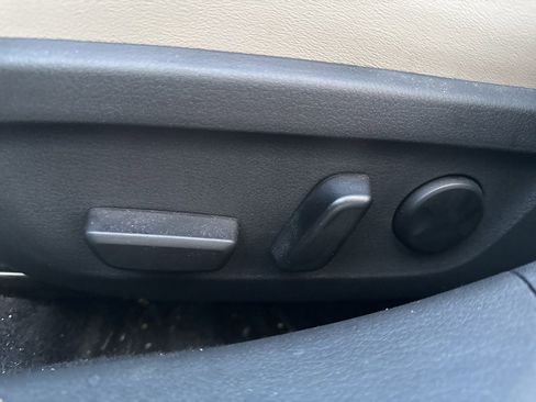 Used 2023 MAZDA MAZDA3 s image 10