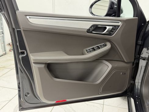 New 2026 Porsche Macan image 27